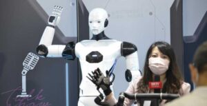 Robot comunicador en la conferencia mundial de robots 2021